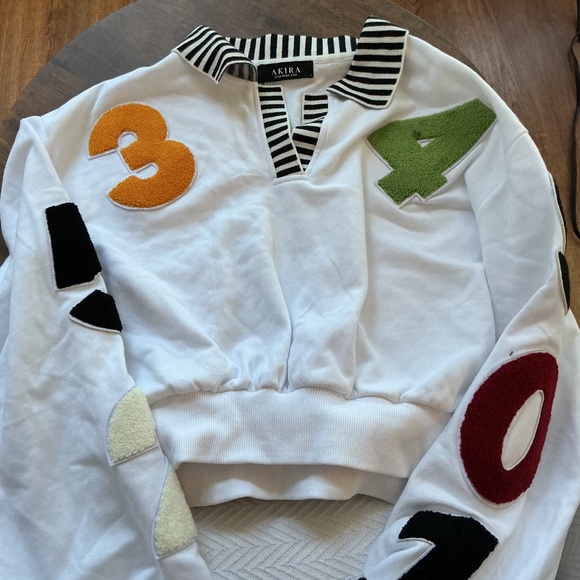 AKIRA Stylish Top - Size Large - Picture 6 of 7